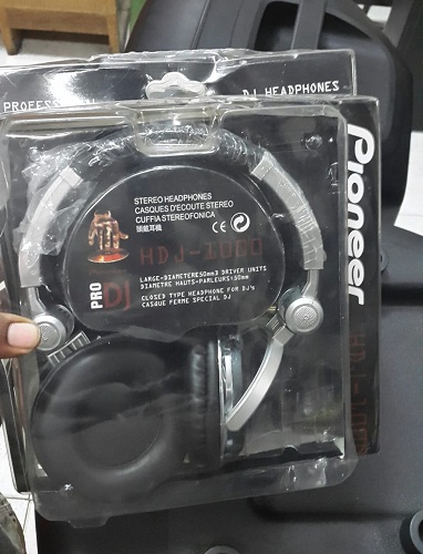 Pioneer monitoring headphones